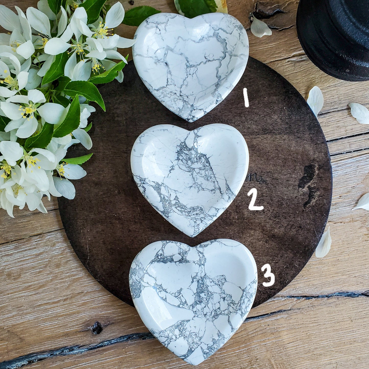 Howlite Heart Bowl