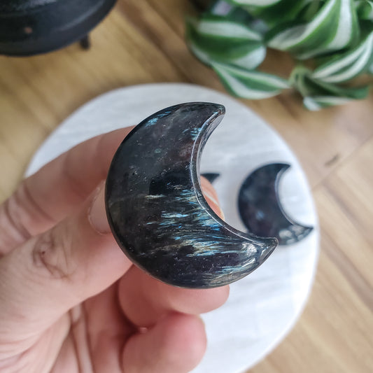 Arfvedsonite Moons (A+)